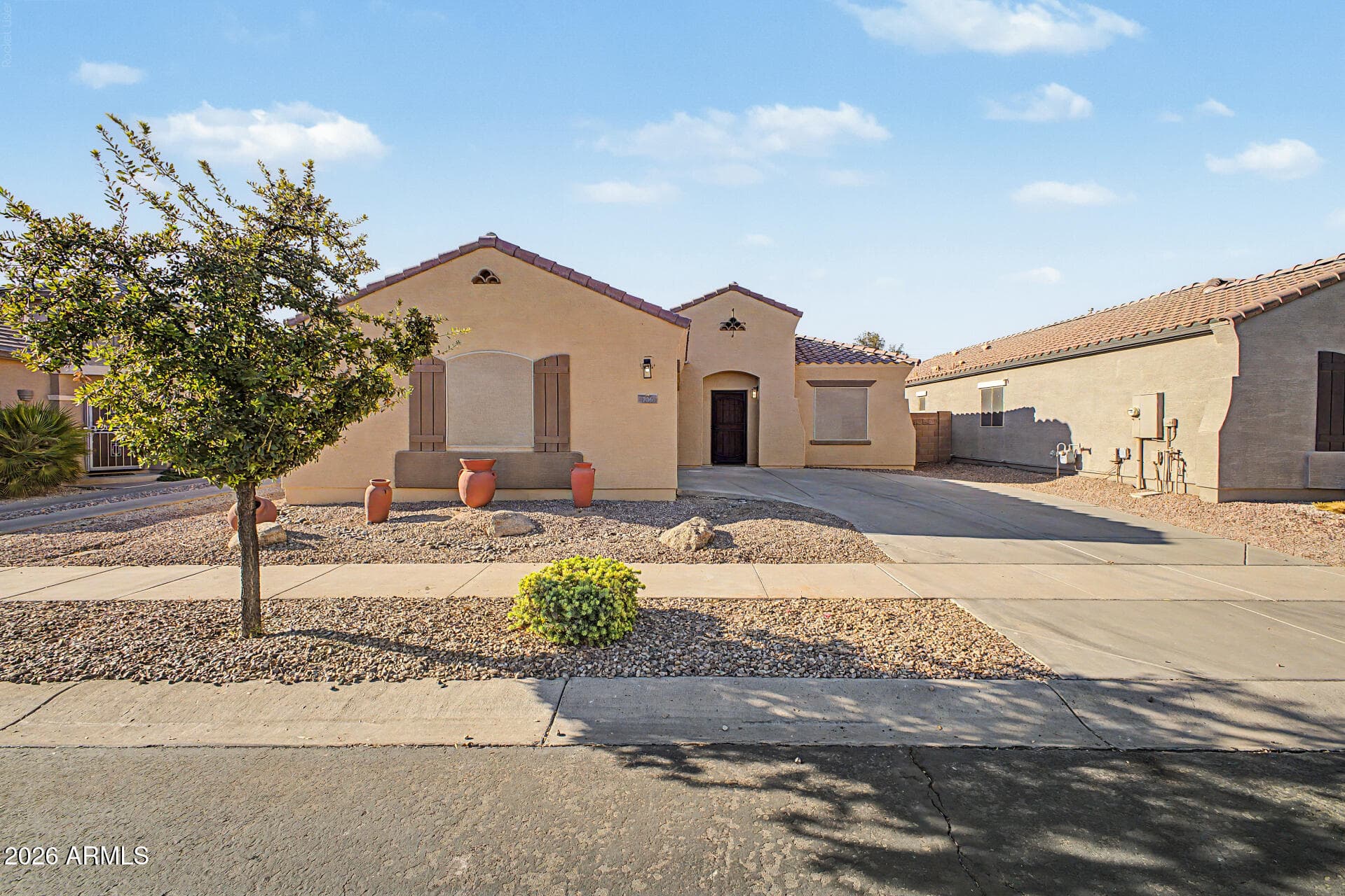 706 LAS COLINAS Place